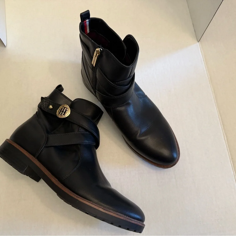 TOMMY HILFIGER FEINNIE ANKLE LEATHER BLACK BOOTS 9.5
